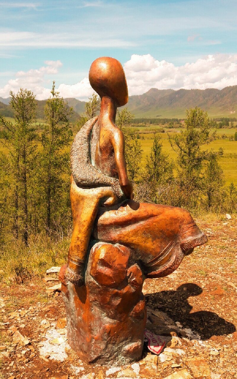Каракольская Долина памятник суслику