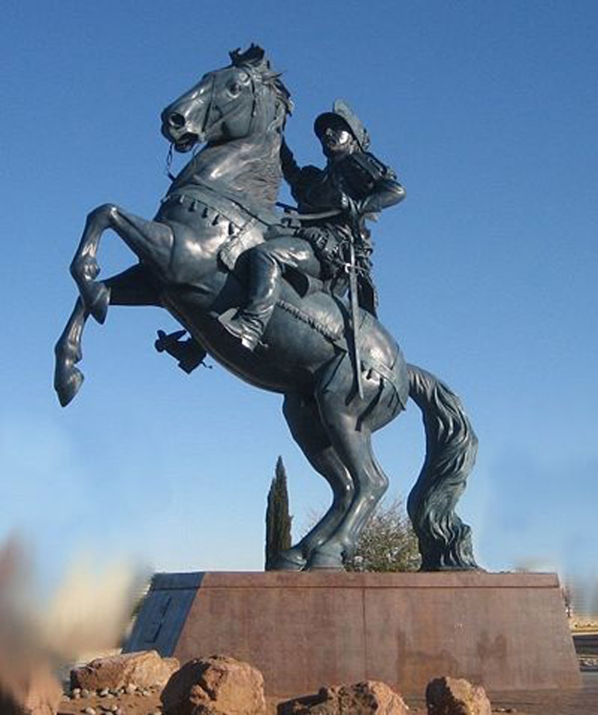 Конный памятник скульптор Брок