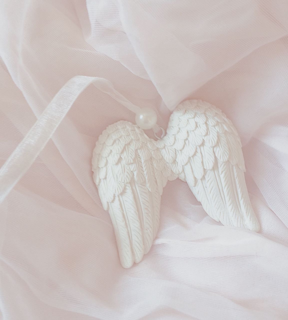 Angelcore aesthetic