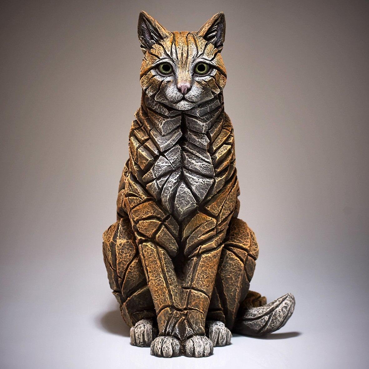 Статуя кошки
