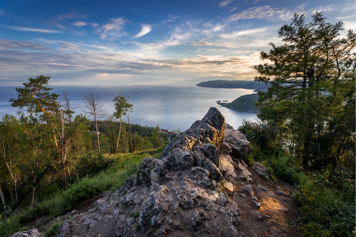 Камень Черского на Байкале