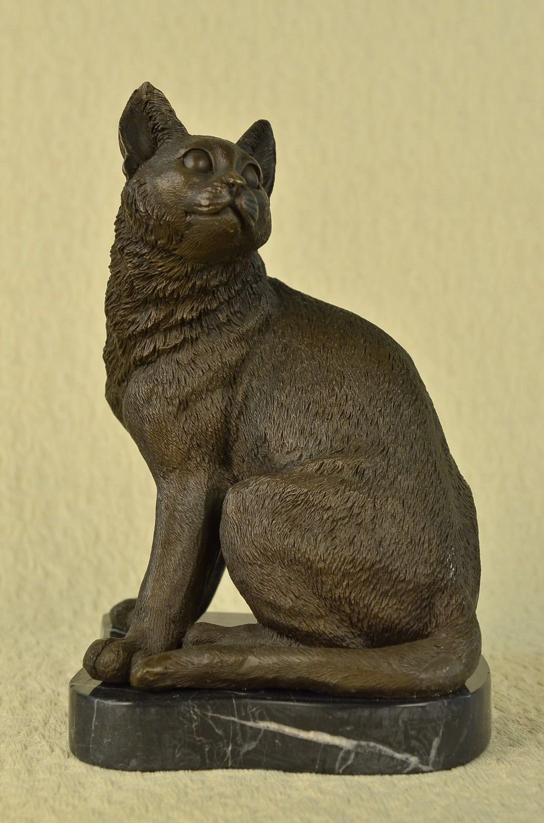 Скульптура кошки