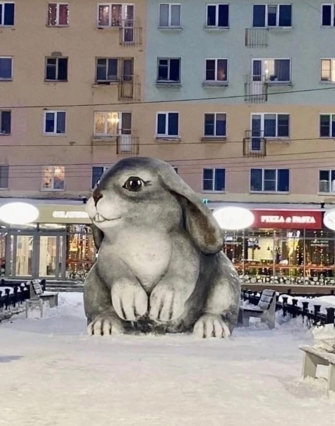 Гигантский кролик скульптура