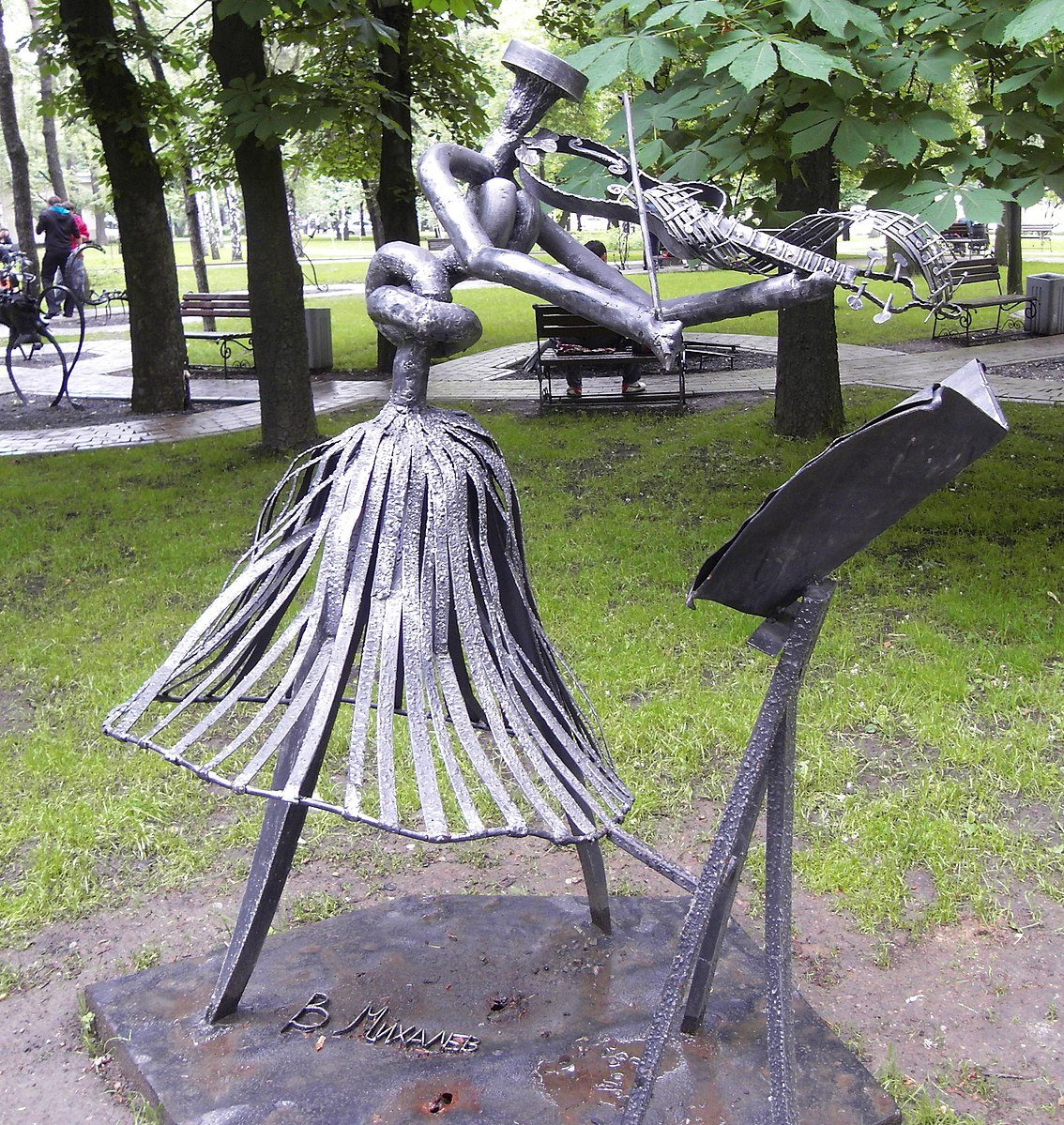 Парк кованных фигур в Донецке