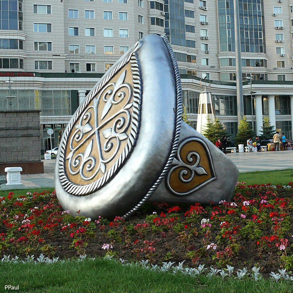 Памятники в Астане