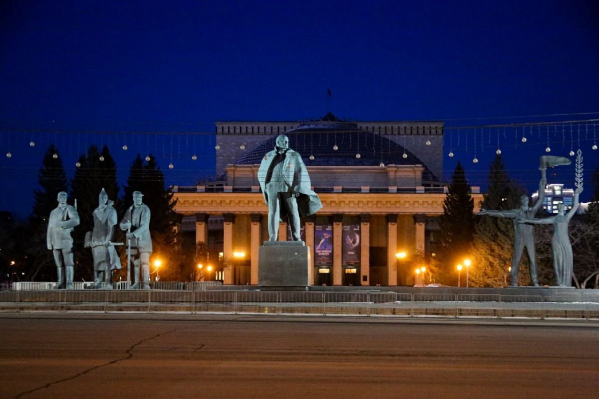 Памятник Ленину в Новосибирске