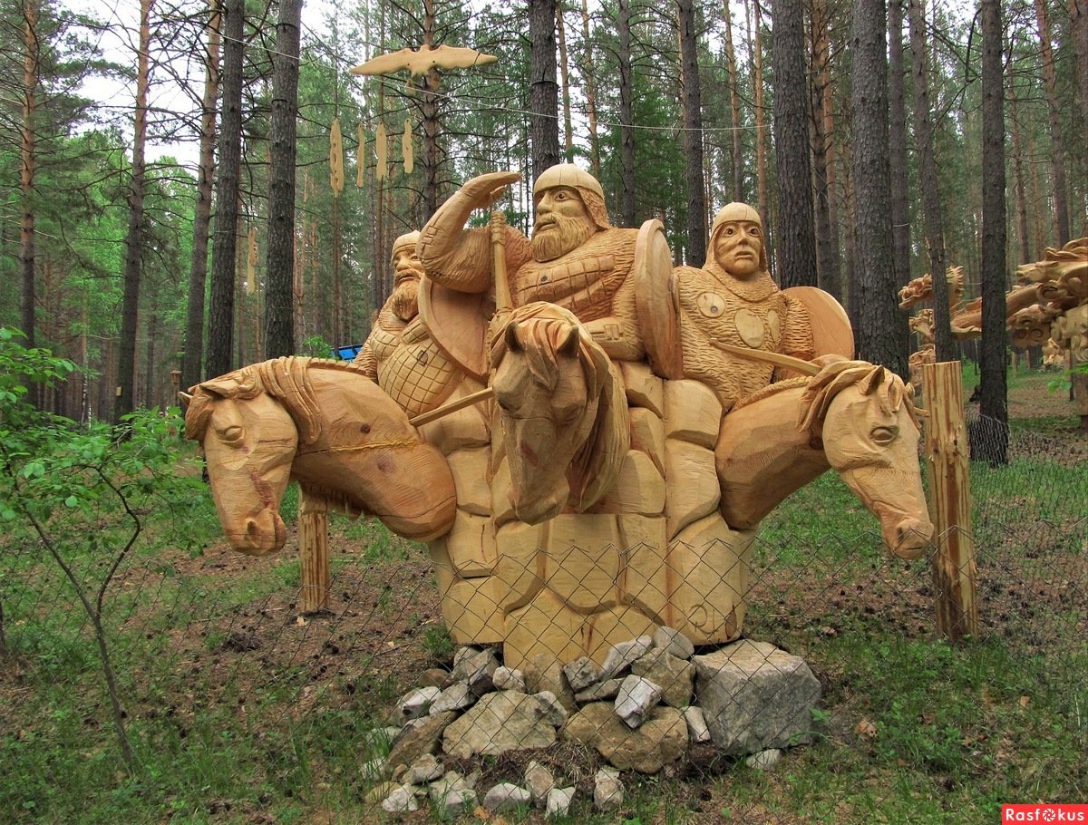 Три богатыря скульптура