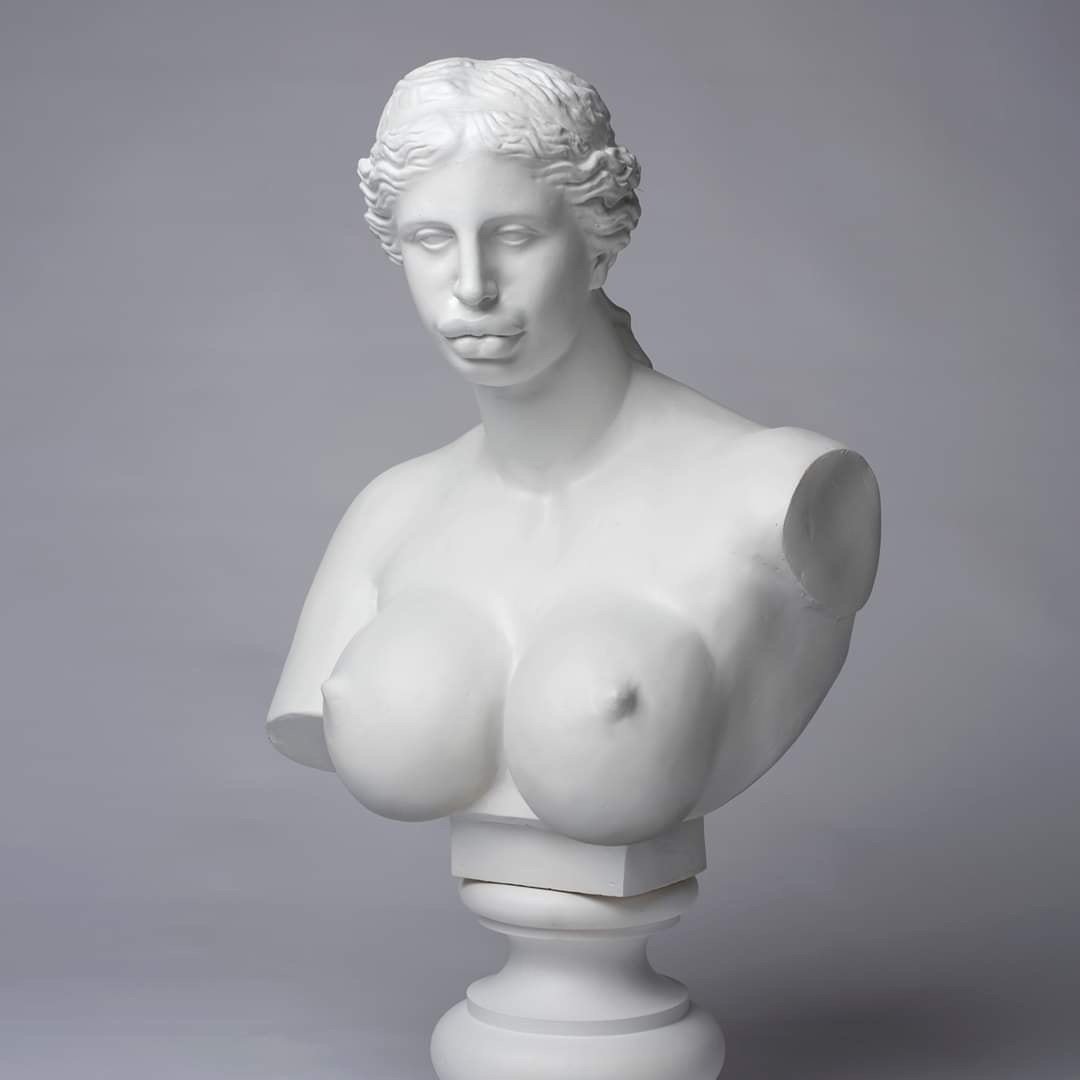Памятник Эми Уайнхаус