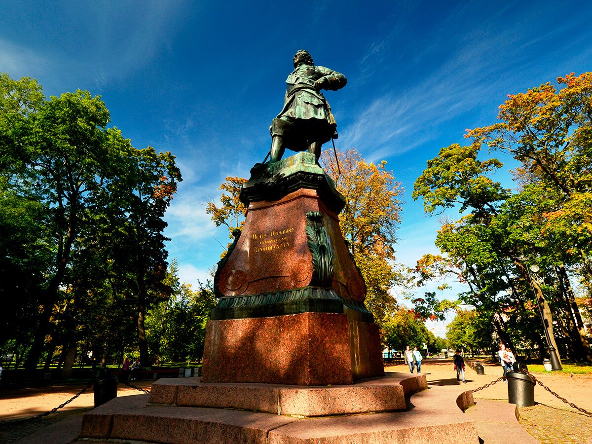 Памятник Петру 1 в Кронштадте
