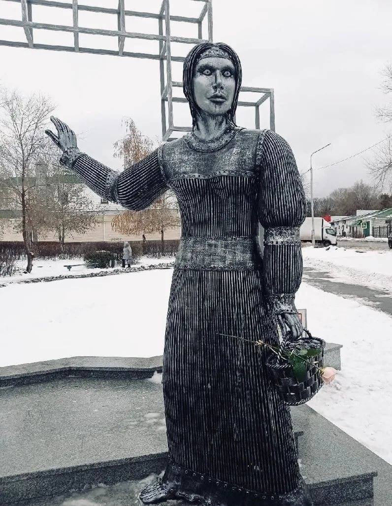 Предыдущий памятник алёнушке
