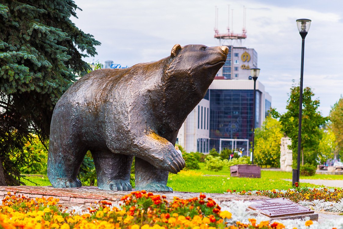Памятник медведю в Перми