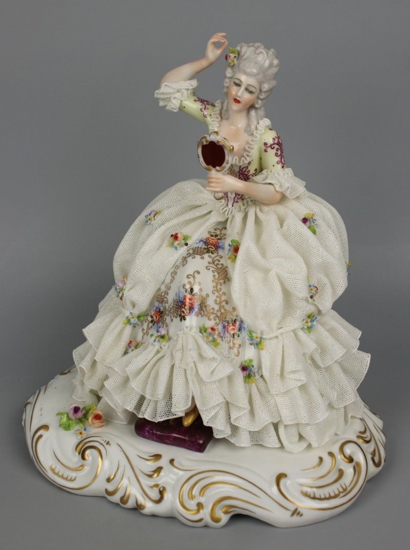 Каподимонте 1774-1881 антикварный фарфор статуэтки кружевной