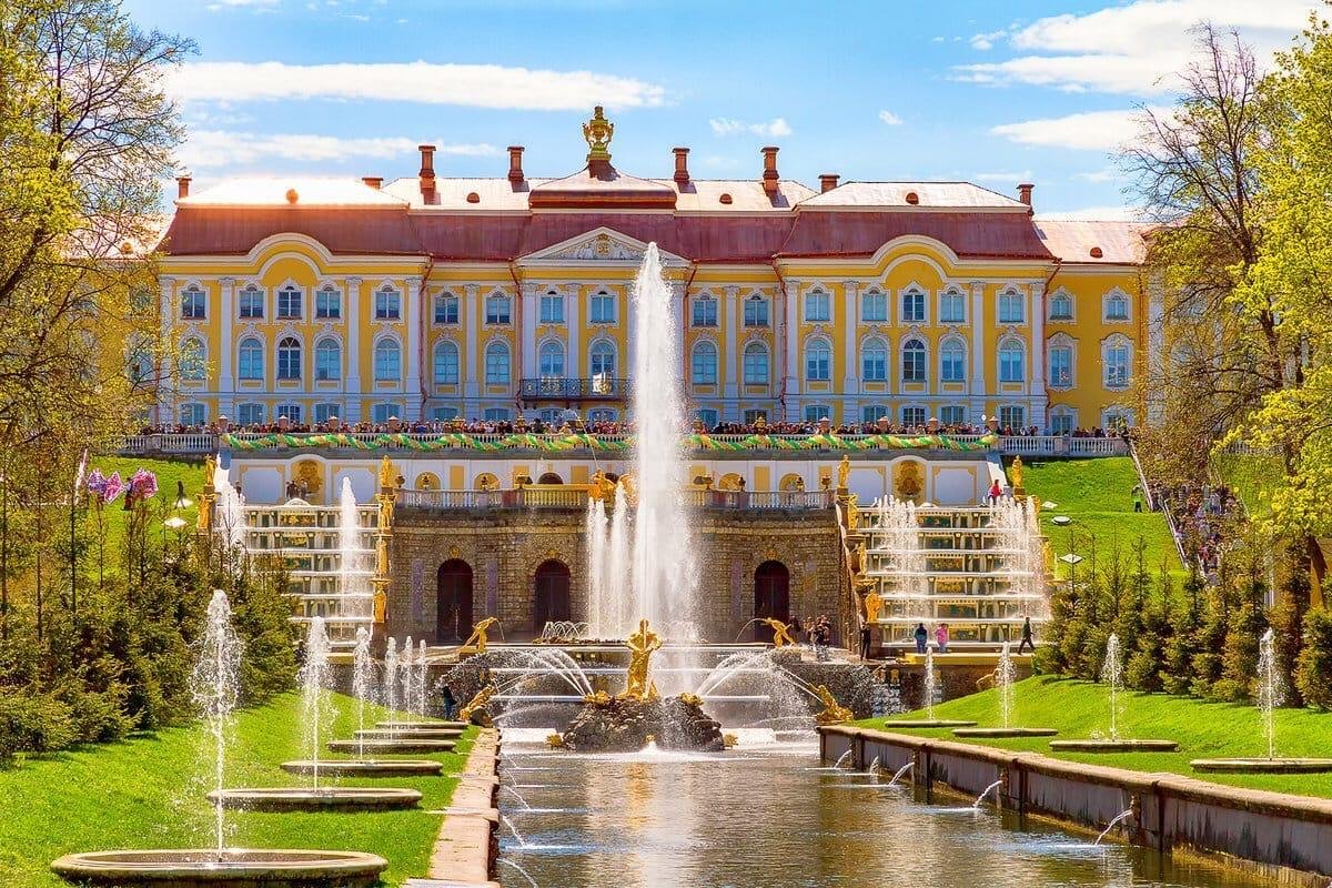 Петергоф в Санкт-Петербурге