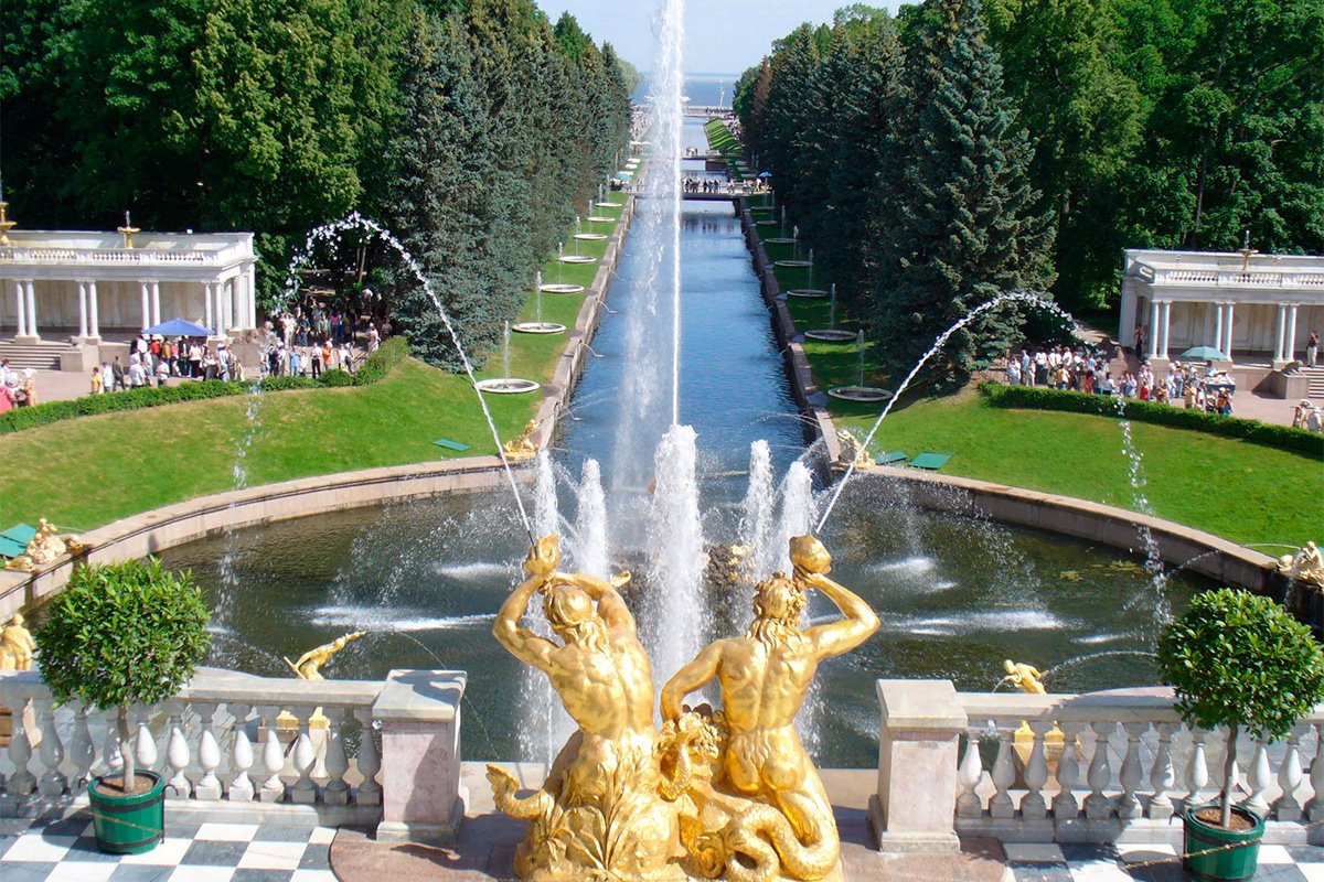 Петергоф в Санкт-Петербурге Нижний парк