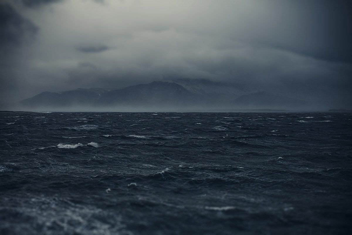 Пасмурное море