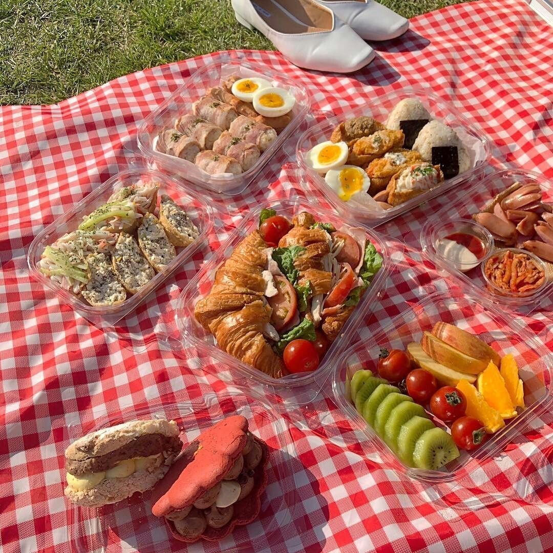 Продукты для пикника на природе