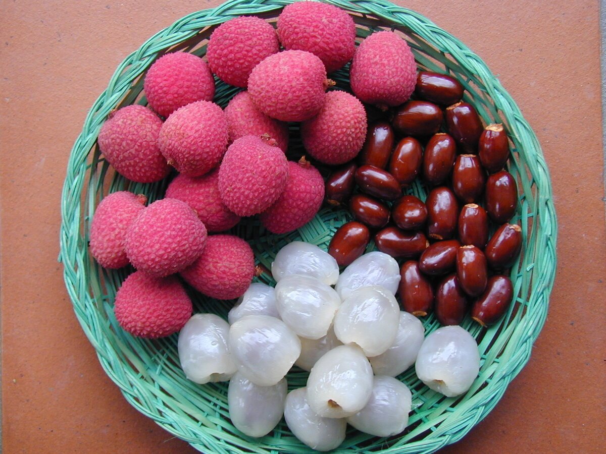 Litchi ягода