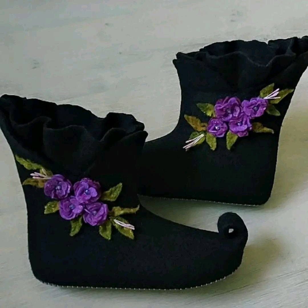 Брошь башмачок из кожи