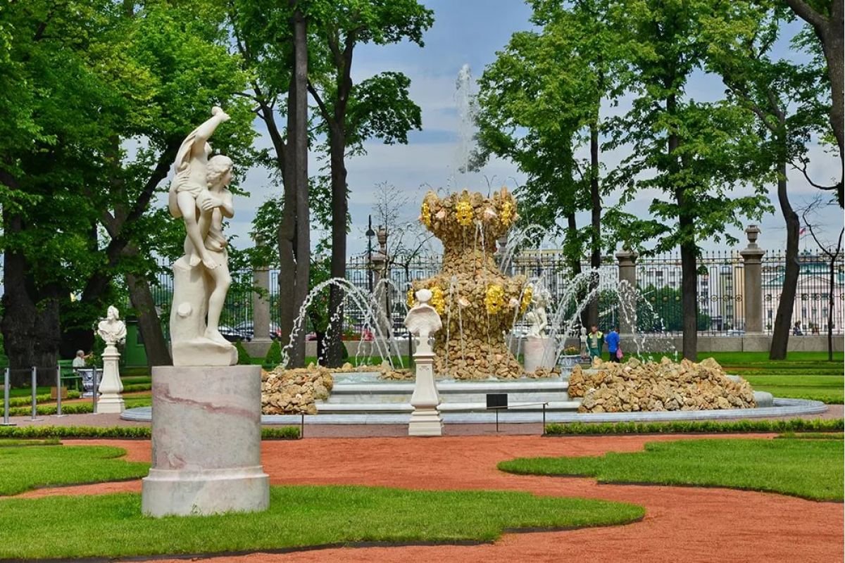 Летний сад в Санкт-Петербурге