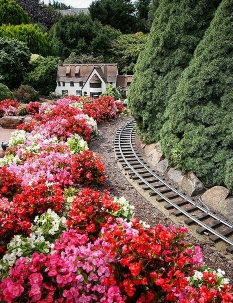 Cockington Green Gardens Канберра