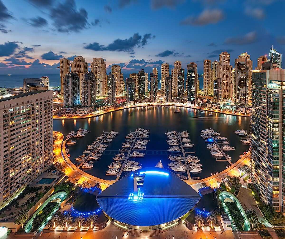 Ночной Jumeirah Марина