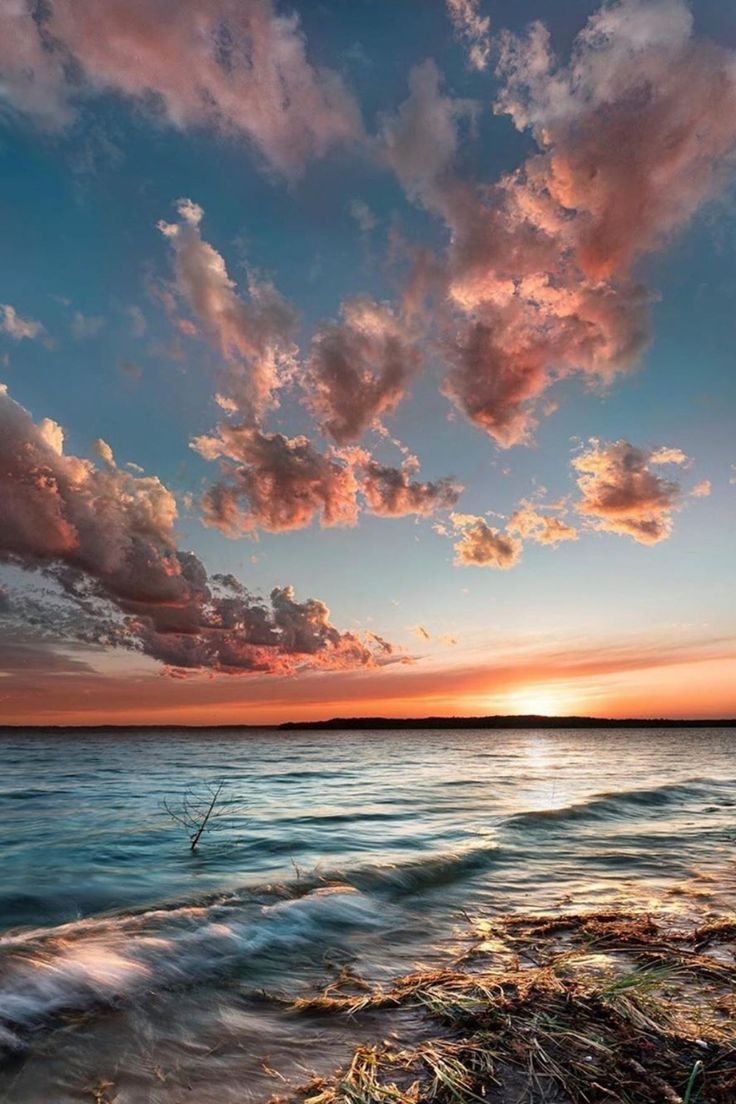Пейзаж закат на море