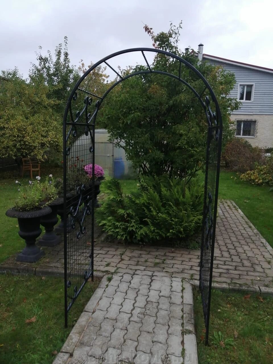 Кованые арки в сад