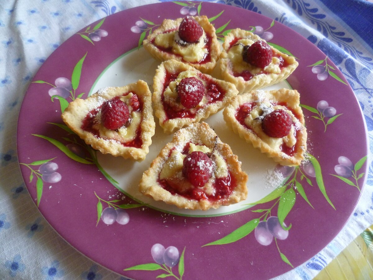 Корзиночки с малиновым суфле