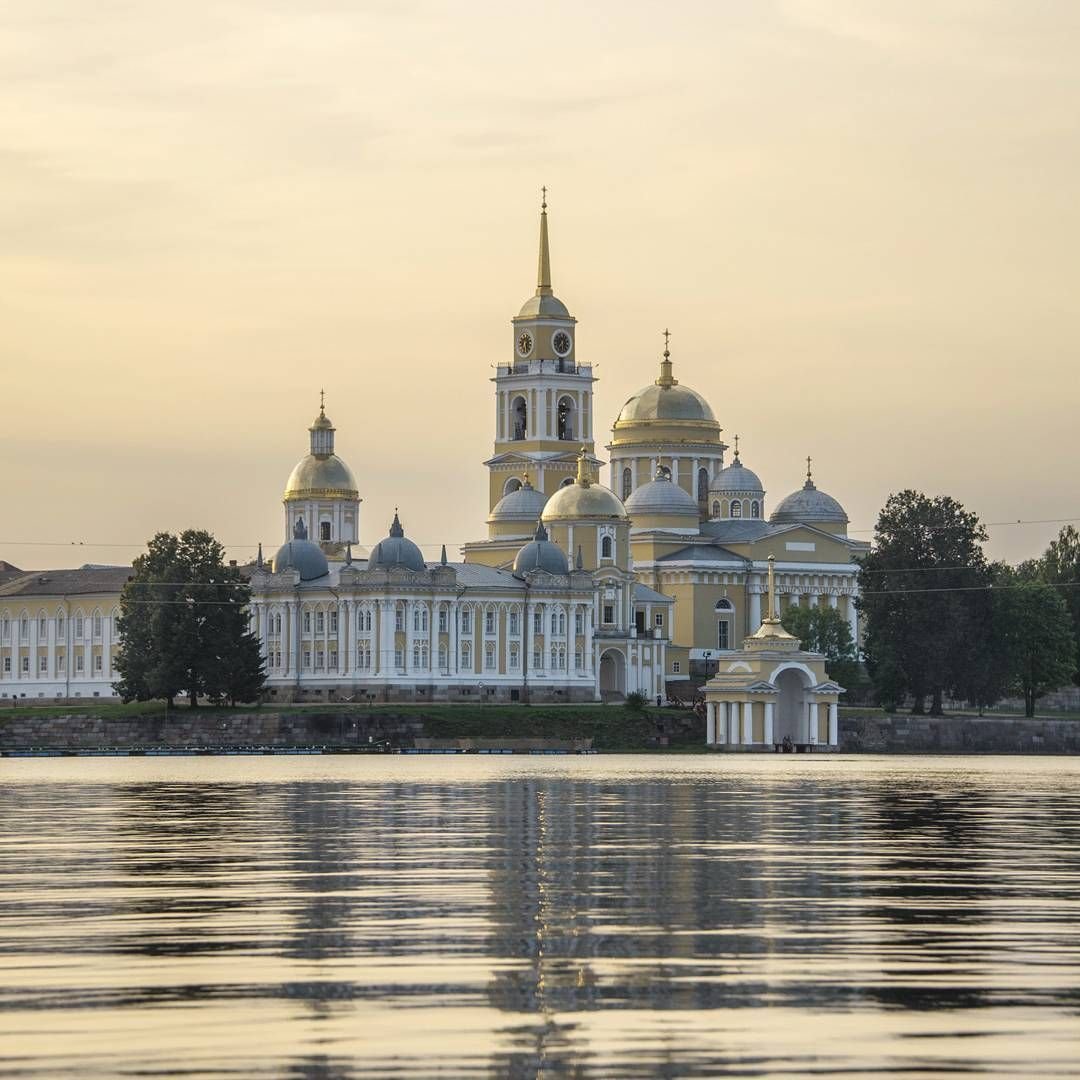 Нило-Столобенская пустынь на озере Селигер