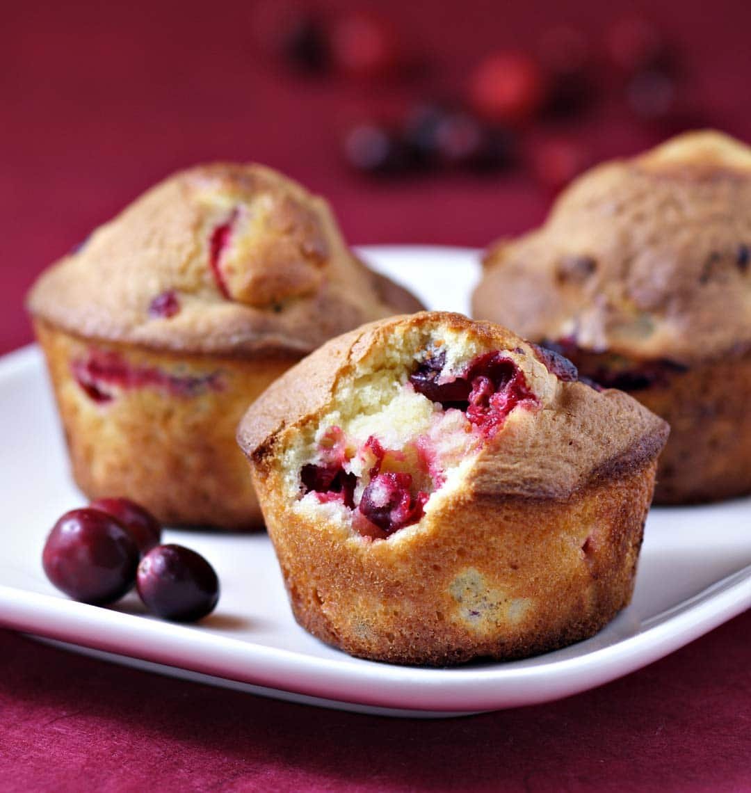 Кекс с брусникой