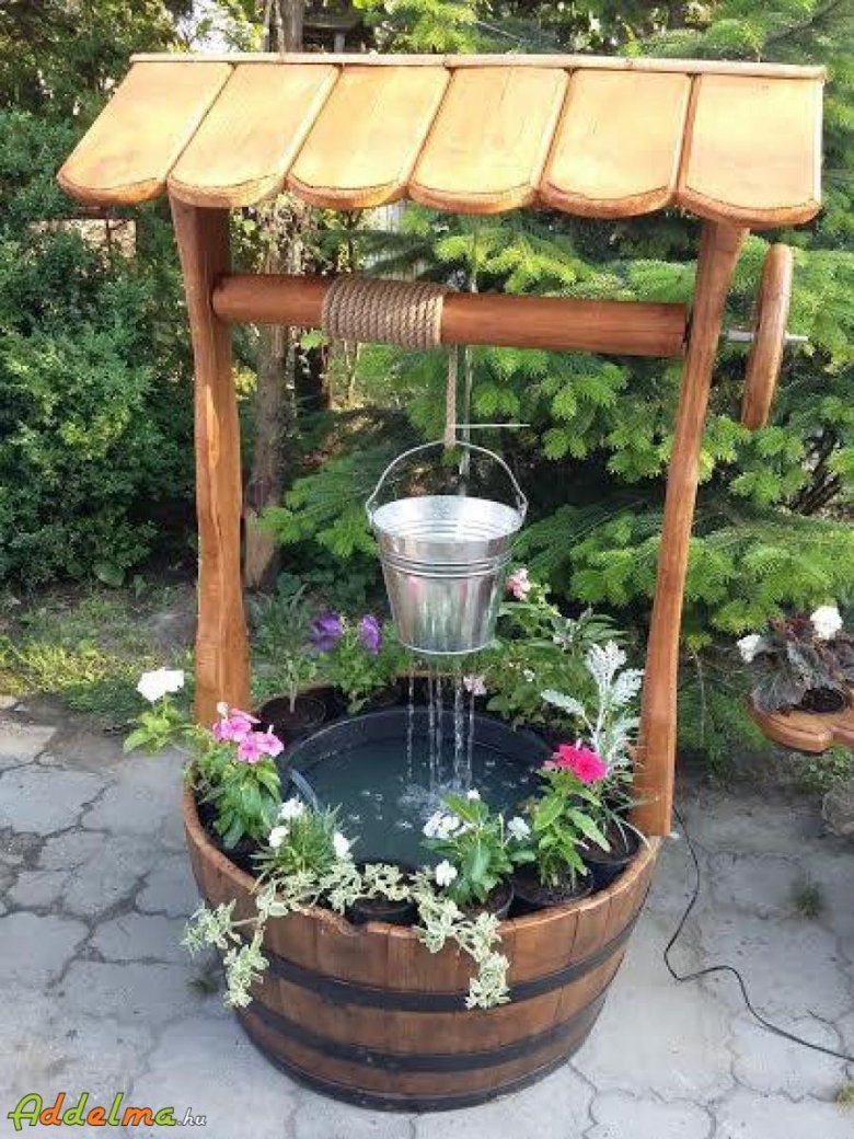 Колодец цветник