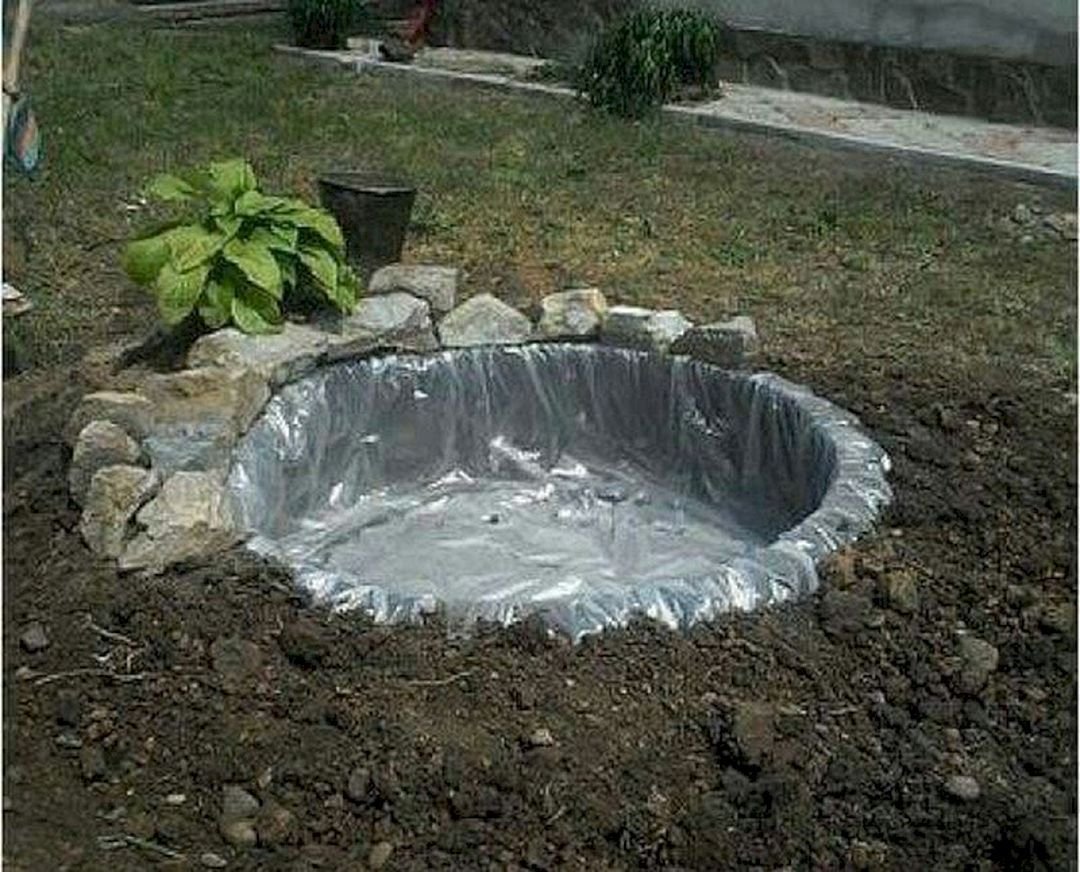 Декоративный прудик из покрышки