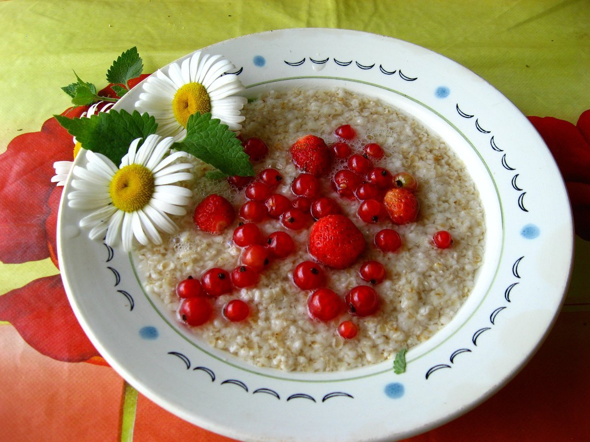 Каша с ягодами