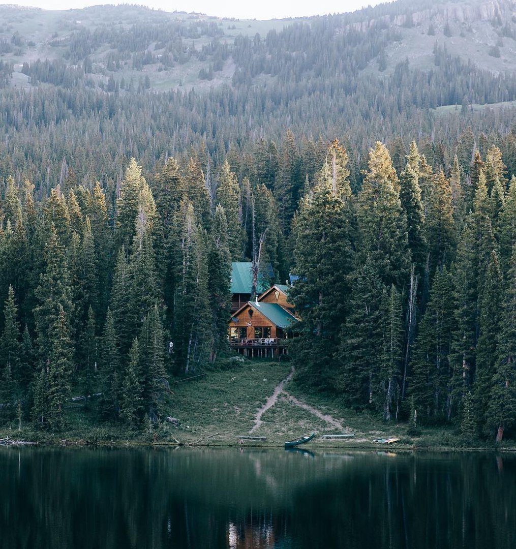 Уединенные дома в красивых местах