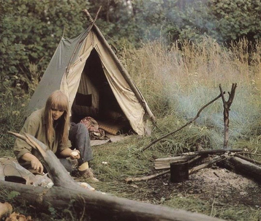 Человек в шалаше