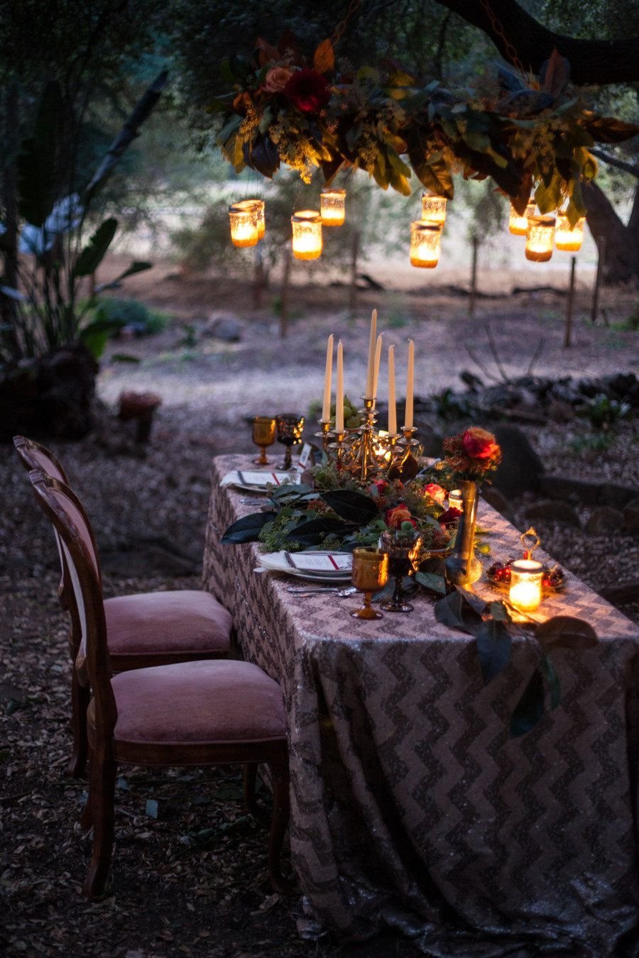 Гот ужин. Романтический ужин при свечах. Стол для романтического ужина. Вечер в саду. Романтичный ужин на природе.