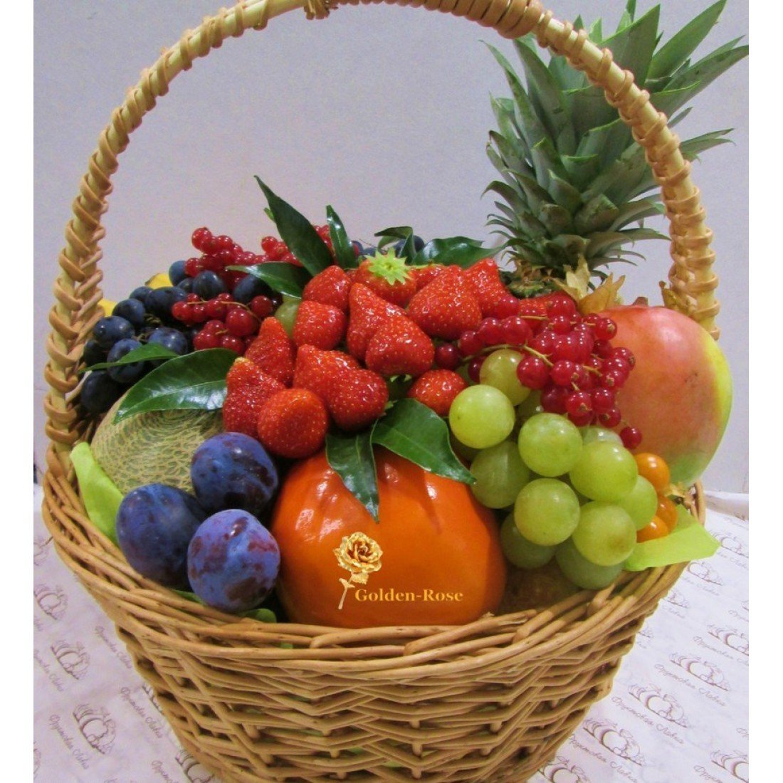 Корзина с фруктами