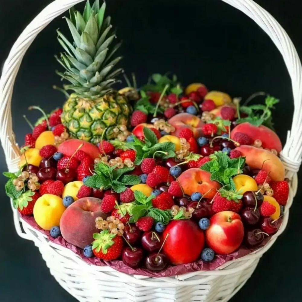 Корзина с фруктами