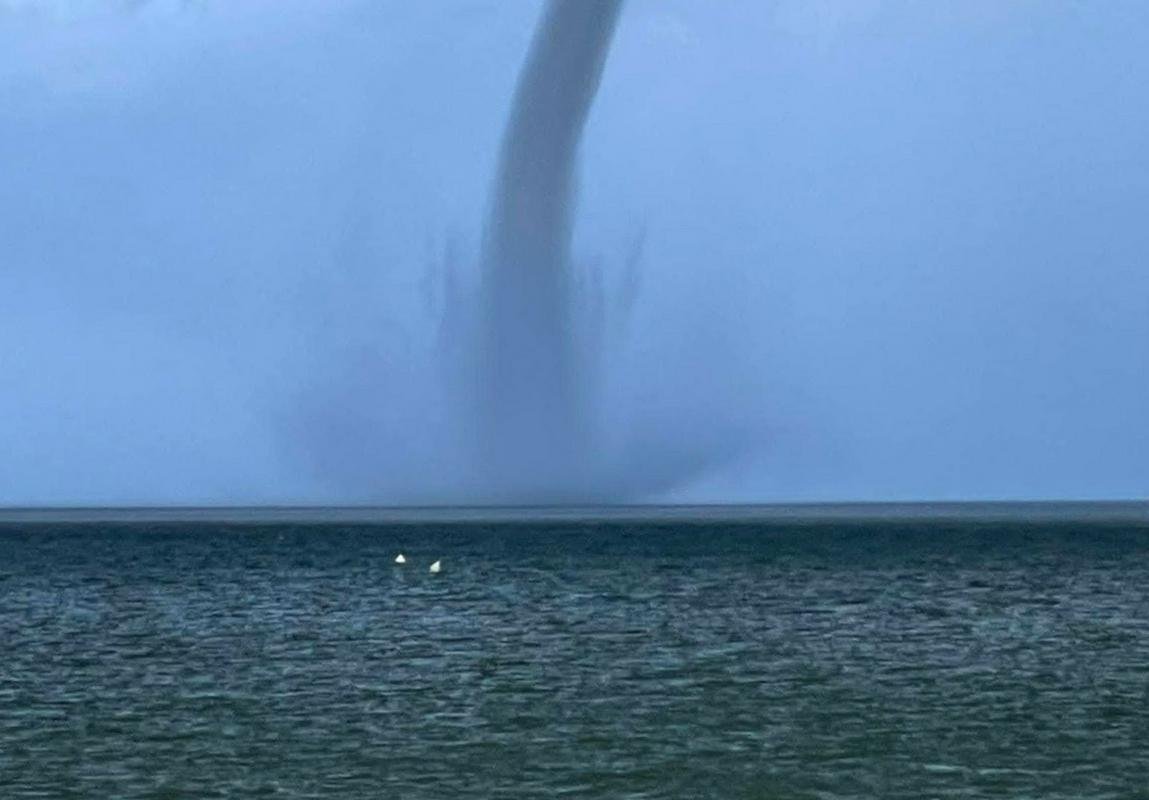 Водяной смерч в Сочи