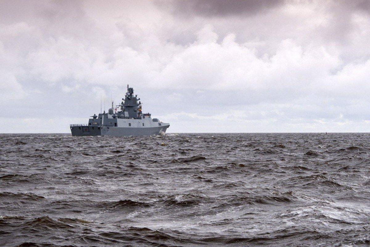 Фрегат Касатонов в море