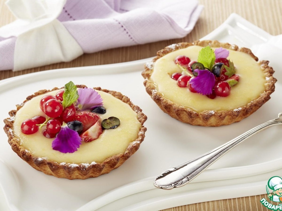 Корзиночки с кремом и ягодами
