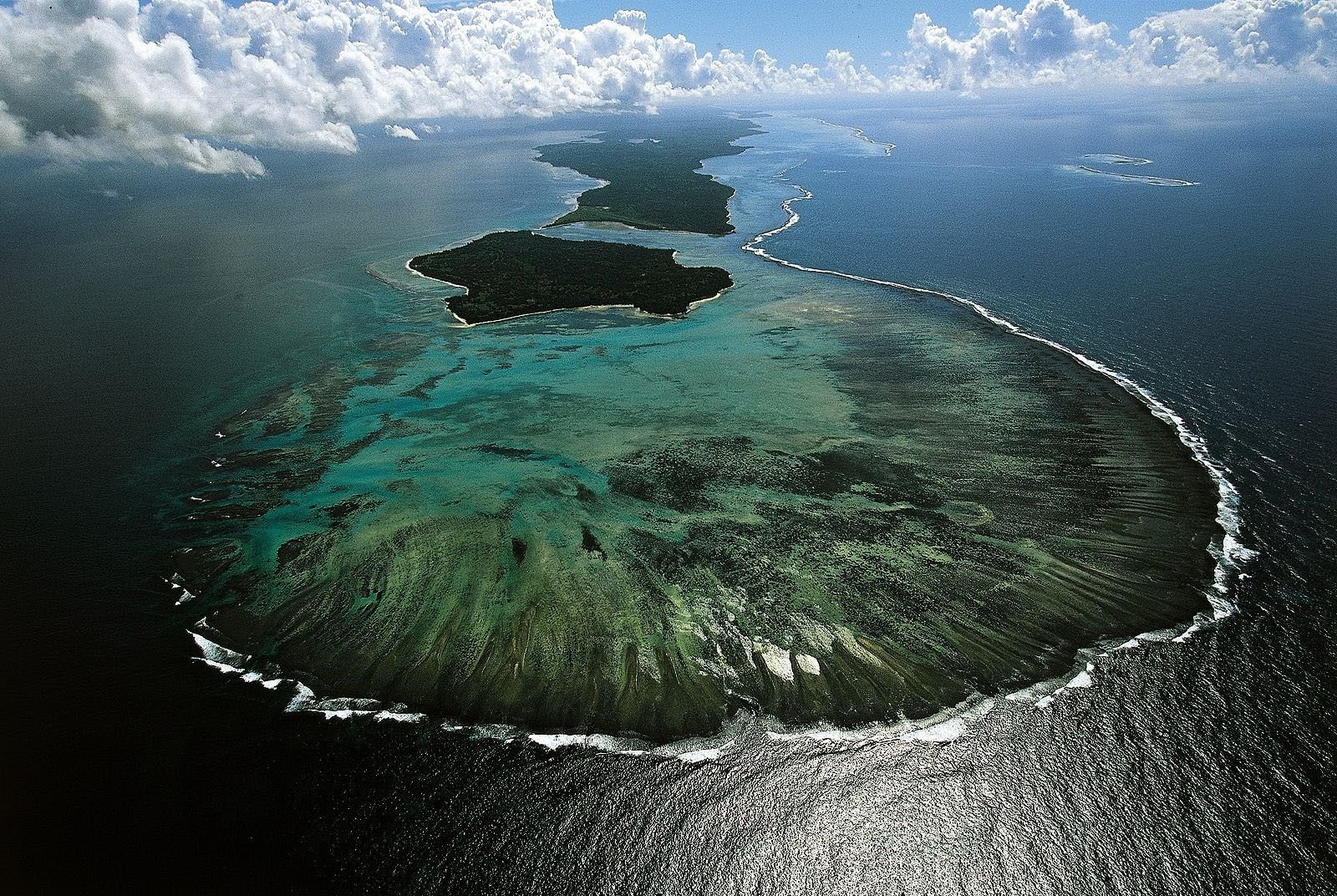 2 залива тихого океана. Мадагаскар материковый остров. Африка остров Мадагаскар. Мадагаскар остров фото. Остров Мадагаскар острова.