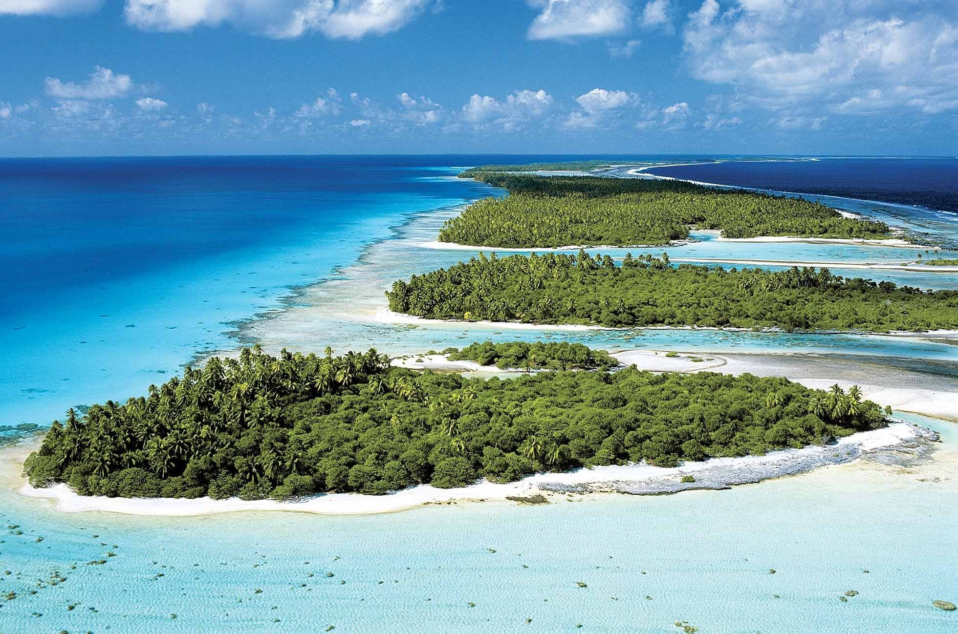 Архипелаг Туамоту, французская Полинезия. Атолл Рангироа. Рангироа остров. Группа островов в архипелаге Туамоту.