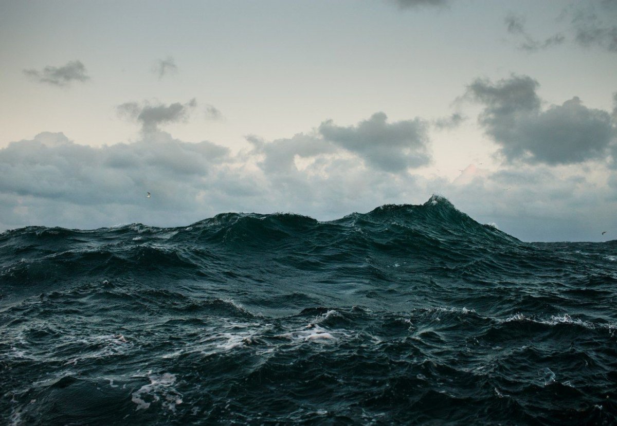 Бурное море