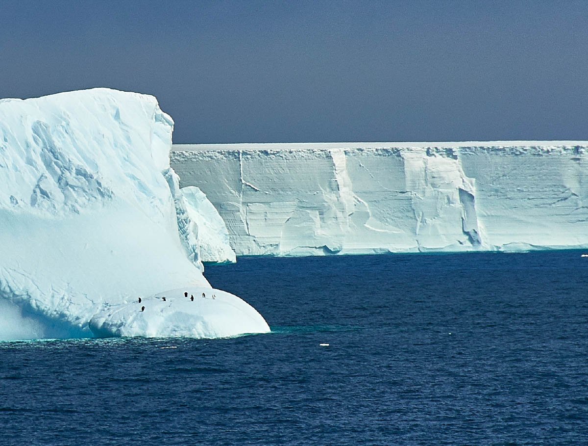Ледник гидросфера. Айсберги Антарктиды. Гидросфера Айсберг. Столообразные айсберги. Ледники айсберги Антарктиды.