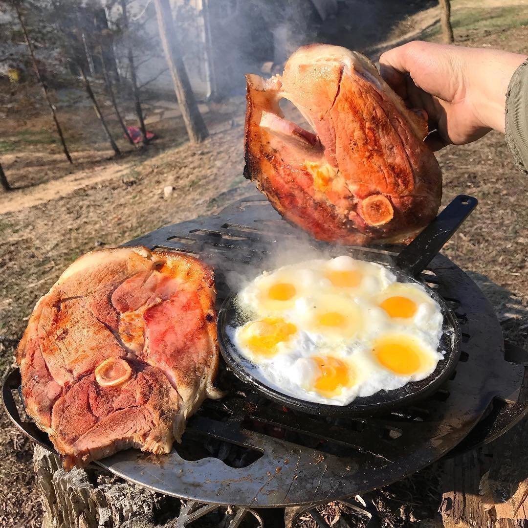Блюда на костре на природе