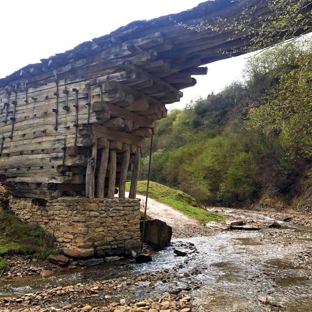 Деревянный мост в селе Гулли
