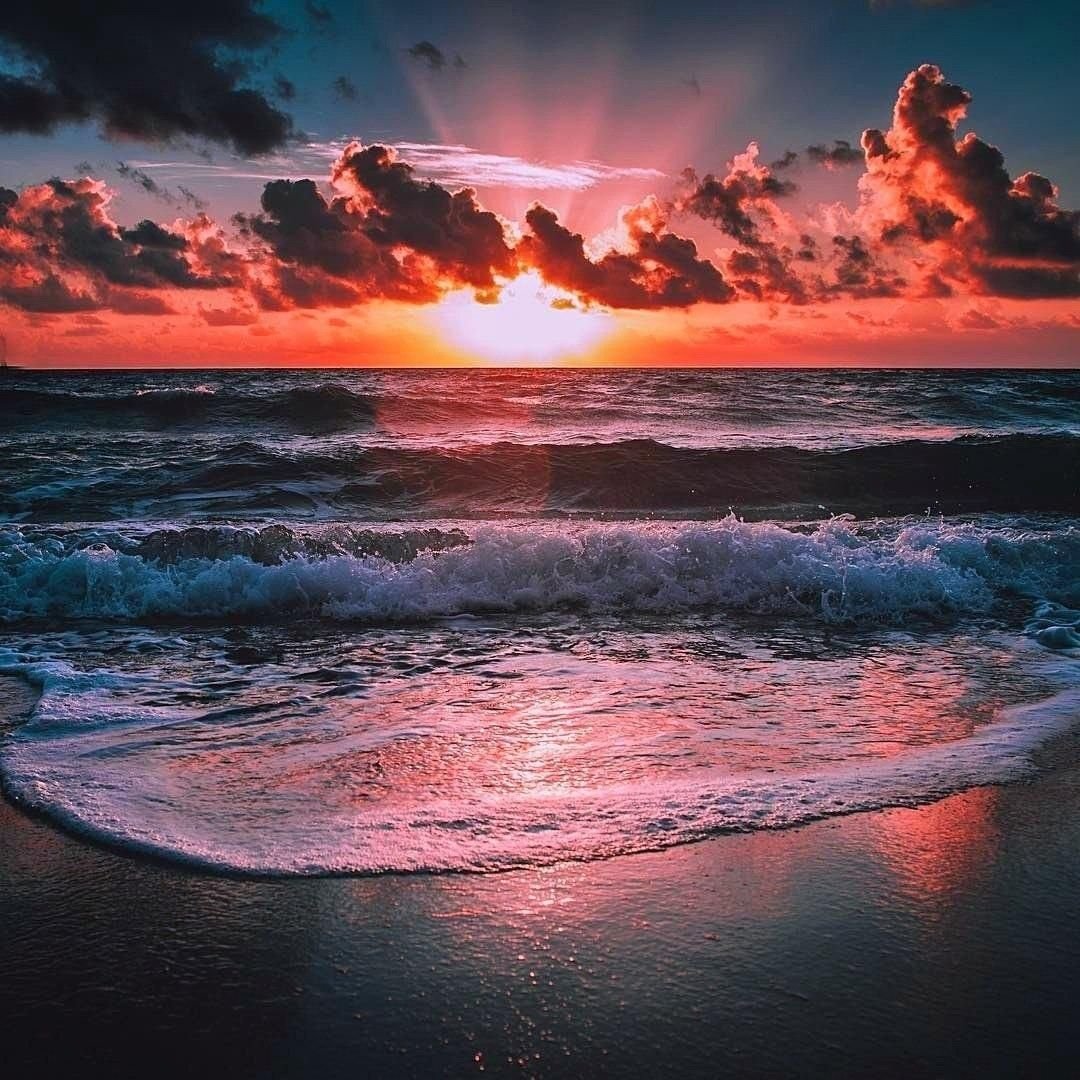 Рассвет на море