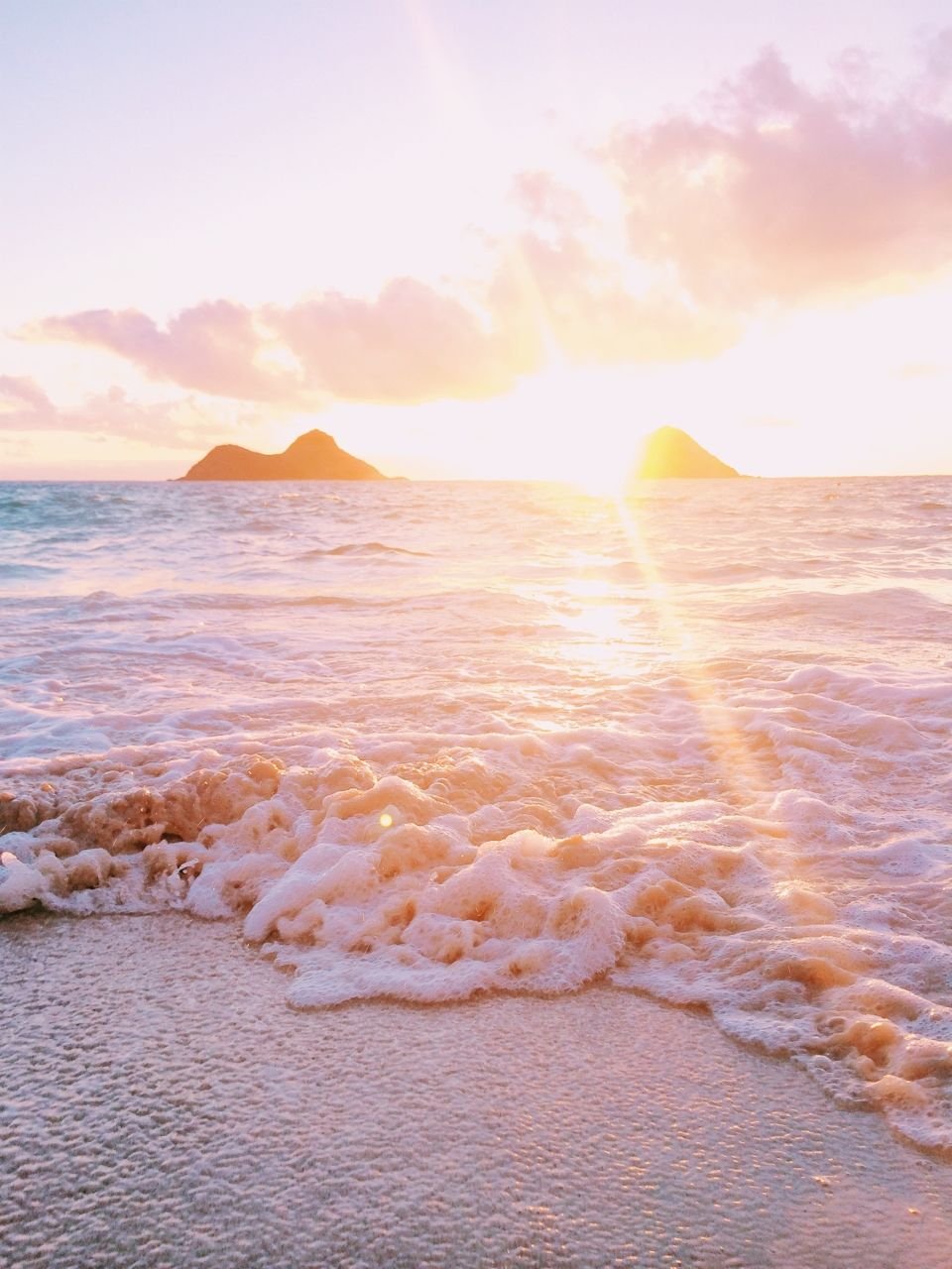 It was a beautiful summer. Море солнце. Рассвет на море. Красивый рассвет на море. Солнце пляж.