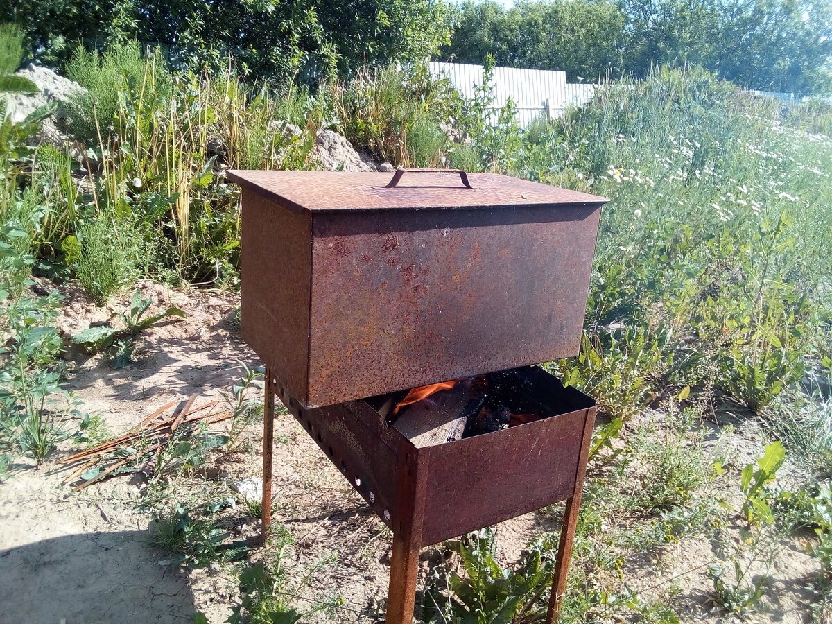Коптильня в деревне